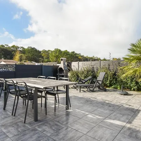 Holiday home Maison Pour 4 Avec Et Terrasse Saint-Jean-de-Monts